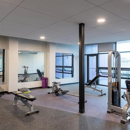 Modern 1Br Apt With Skywalk To Fiserv, Rooftop, And Parking Milwaukee Exterior foto