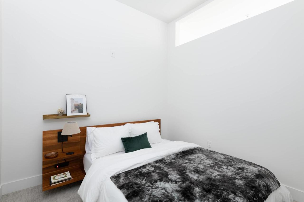 Modern 1Br Apt With Skywalk To Fiserv, Rooftop, And Parking Milwaukee Exterior foto
