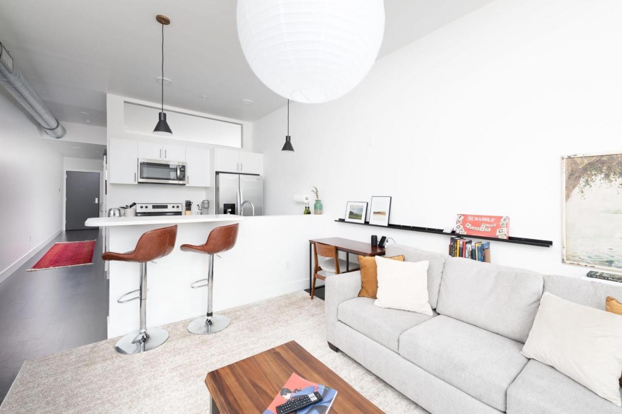 Modern 1Br Apt With Skywalk To Fiserv, Rooftop, And Parking Milwaukee Exterior foto