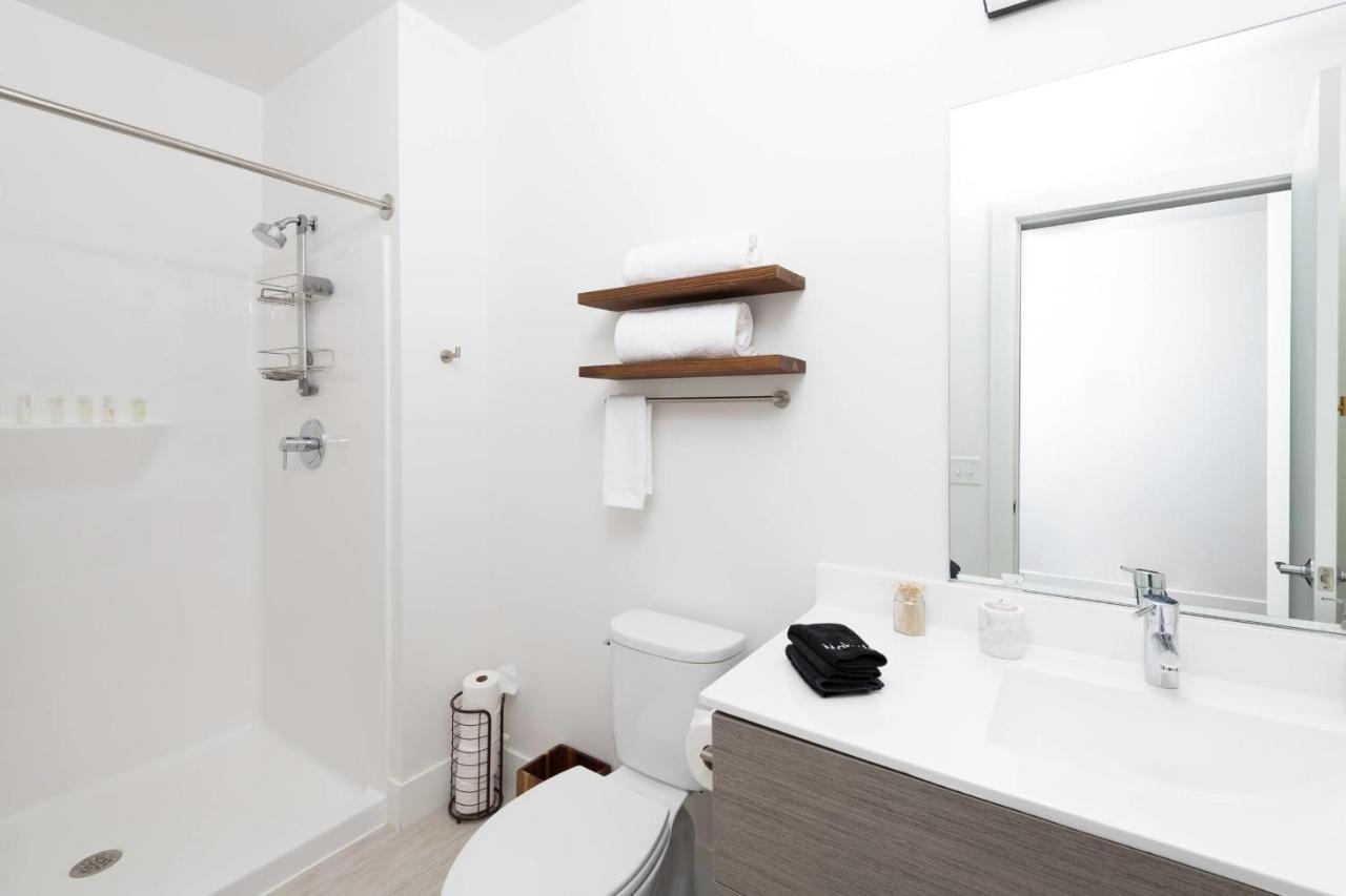 Modern 1Br Apt With Skywalk To Fiserv, Rooftop, And Parking Milwaukee Exterior foto