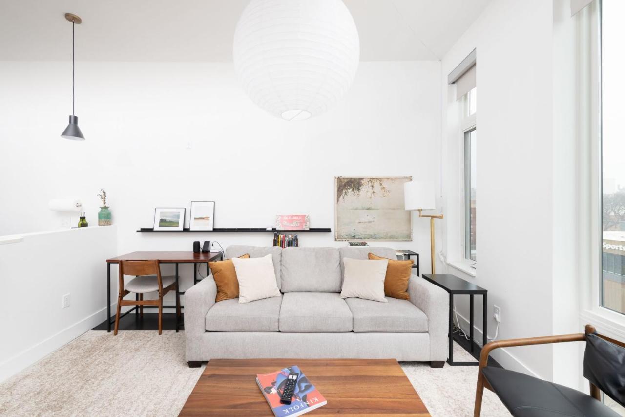 Modern 1Br Apt With Skywalk To Fiserv, Rooftop, And Parking Milwaukee Exterior foto